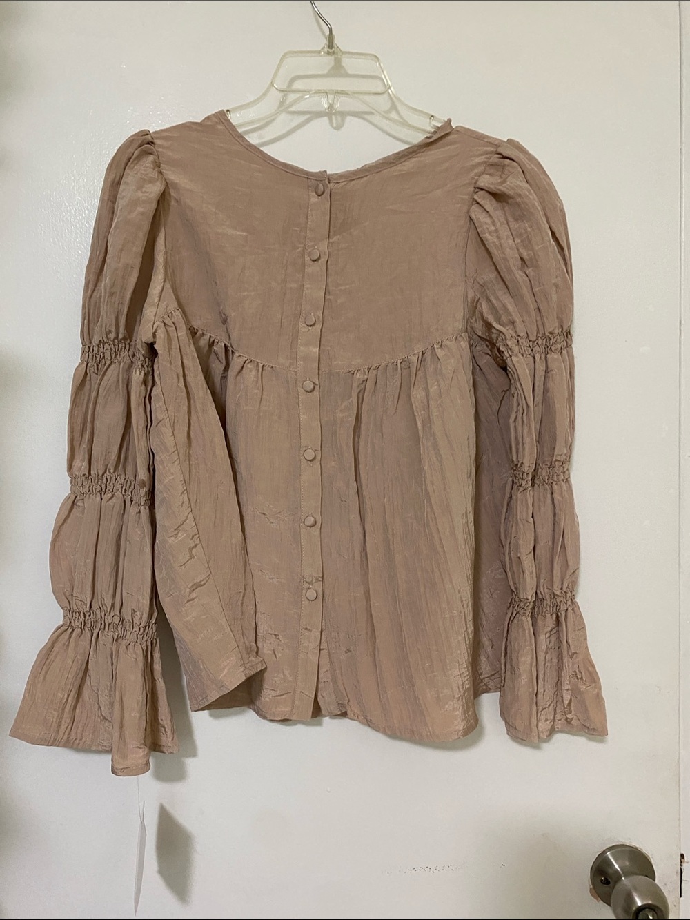 Womens Button-Back Puff Sleeve Blouse - Dusty Rose